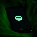 Иманбек получил награду от Spotify за миллиард прослушиваний