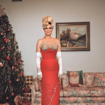 Кэти Перри устроила каникулы для Санта Клауса в клипе «Cozy Little Christmas»
