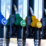 Правительство не будет продлевать соглашение с нефтяниками о заморозке цен на бензин