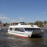 Около 50 прогулочных судов начнут курсировать по Москве-реке